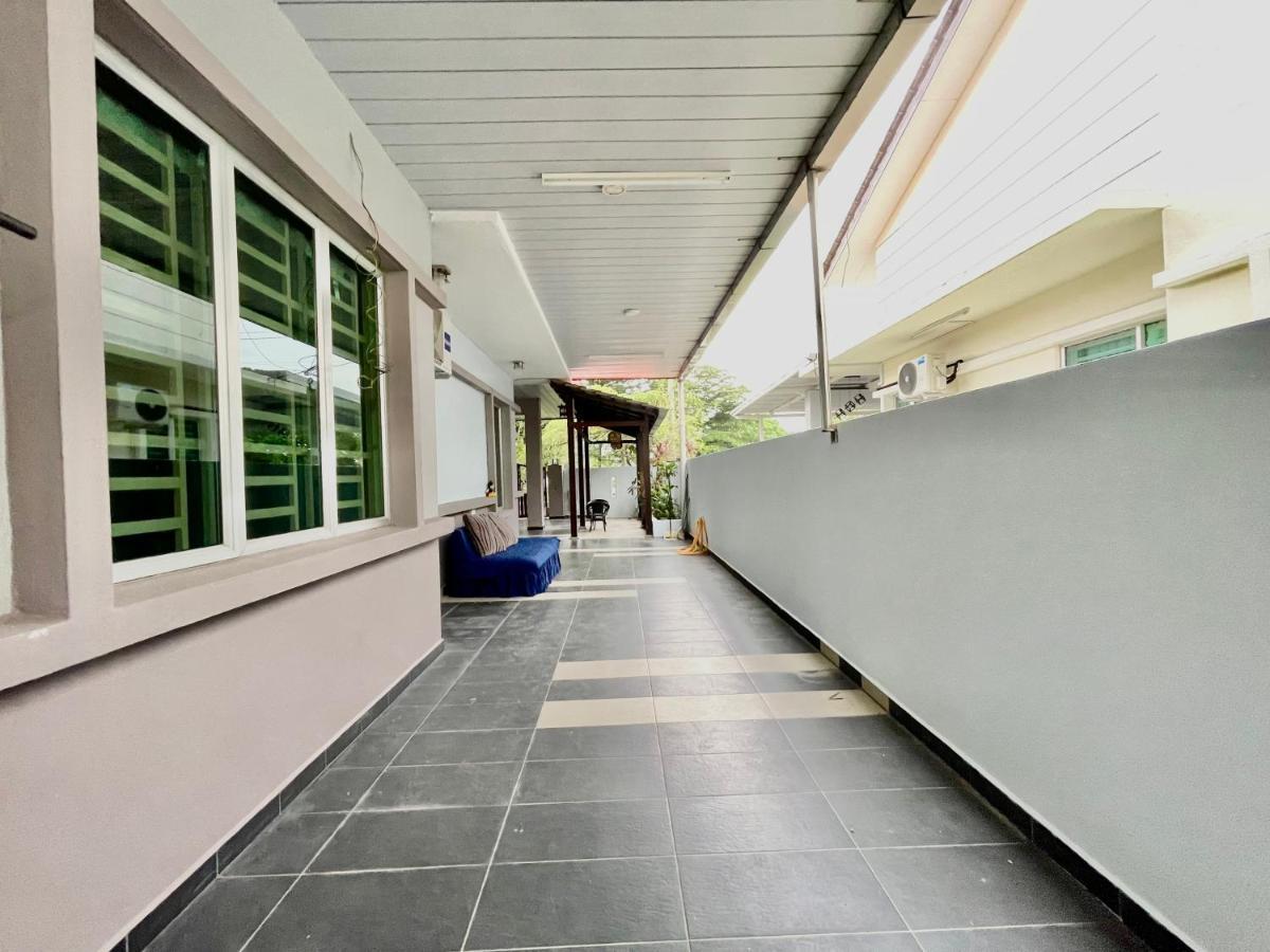 Comfort 36 Entire House At Alma Bukit Mertajam Esterno foto