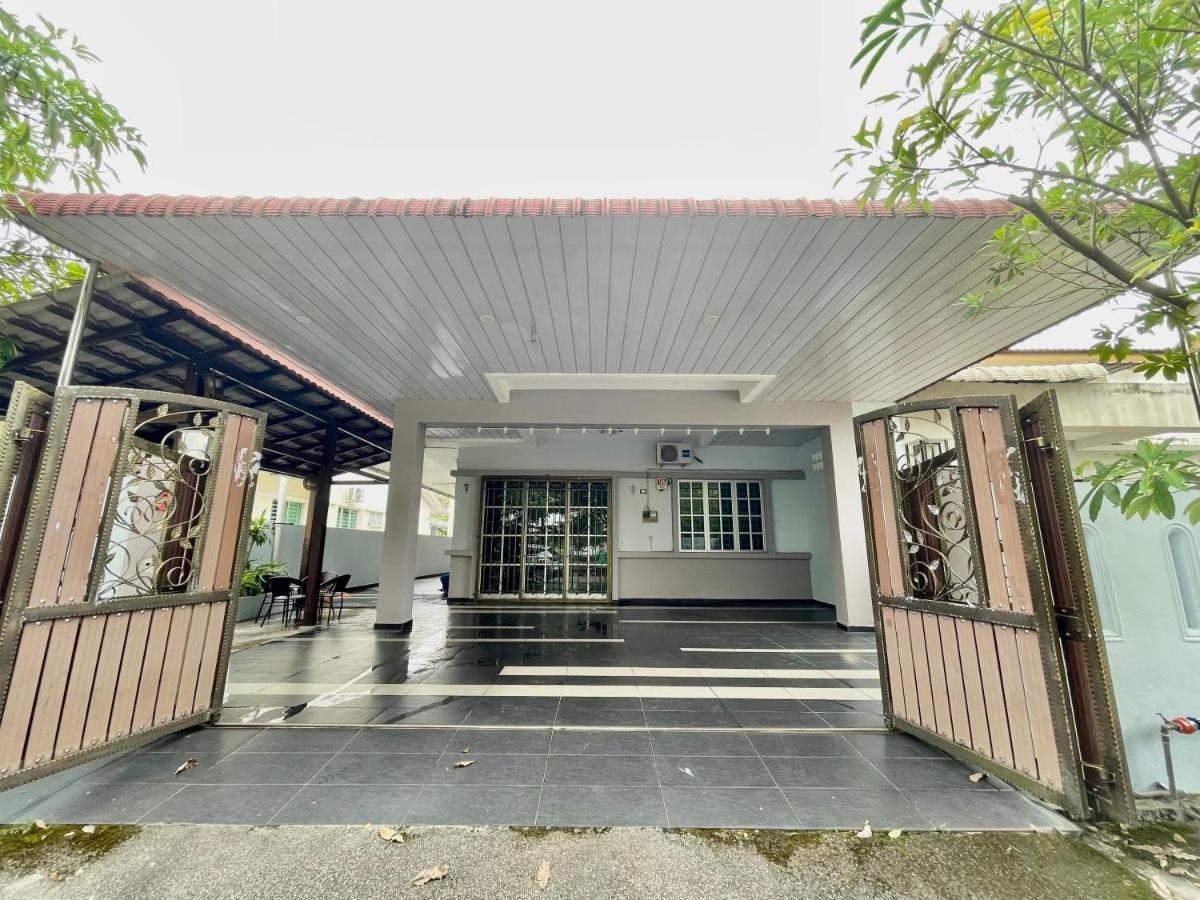 Comfort 36 Entire House At Alma Bukit Mertajam Esterno foto